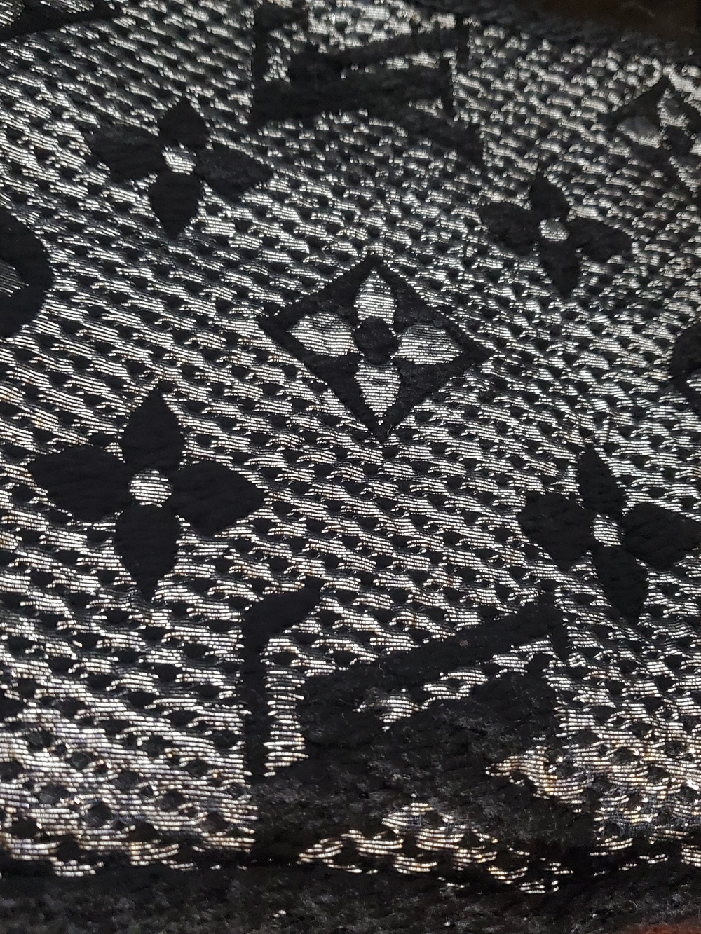 Louis Vuitton Scarf (COA included) - Picture 5 of 7